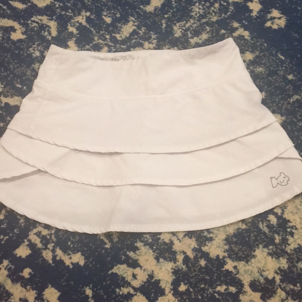 Prodoh athletic skort size 5. Faded from wash.